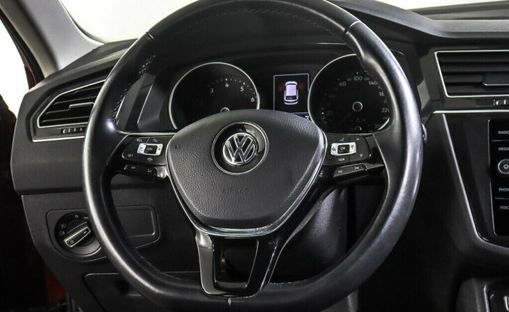 Volkswagen Tiguan - Фото 9