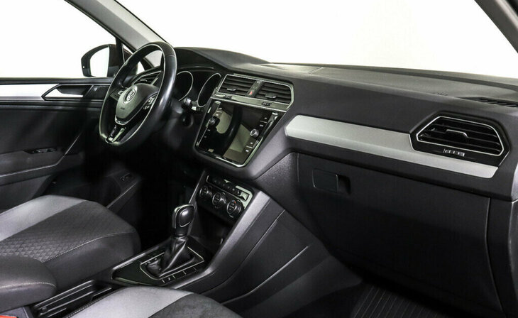Volkswagen Tiguan - Фото 6