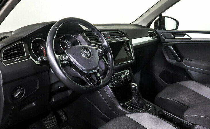 Volkswagen Tiguan - Фото 8