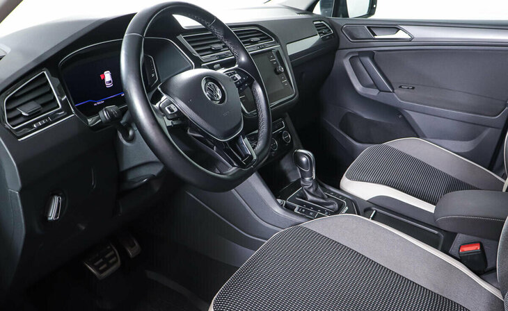 Volkswagen Tiguan - Фото 7
