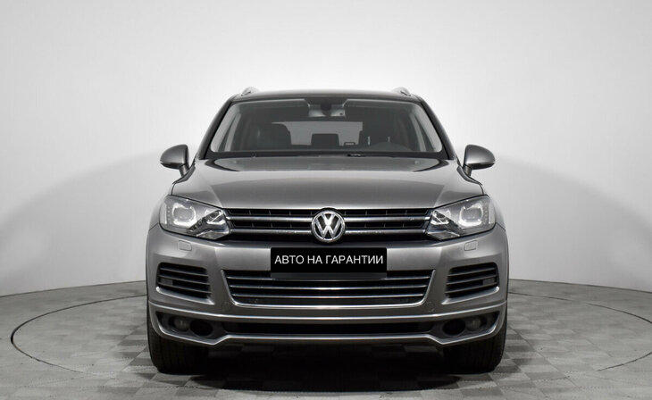 Volkswagen Touareg - Фото 1