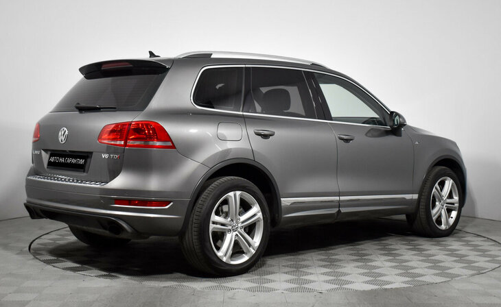 Volkswagen Touareg - Фото 2