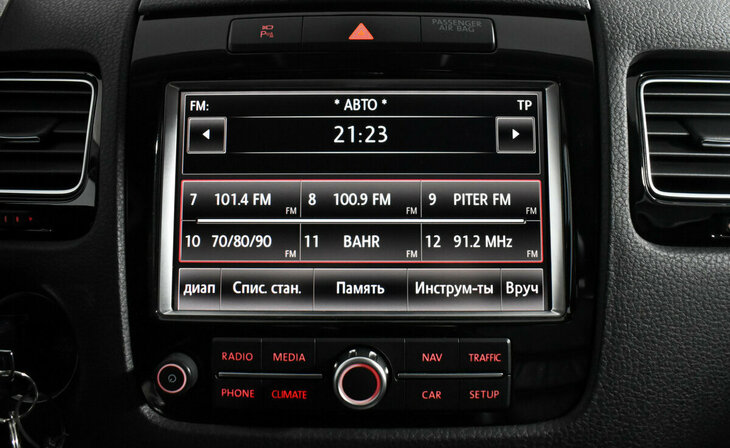 Volkswagen Touareg - Фото 8