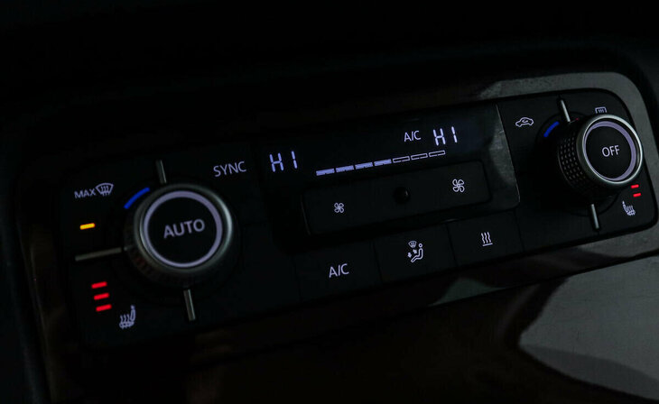 Volkswagen Touareg - Фото 9