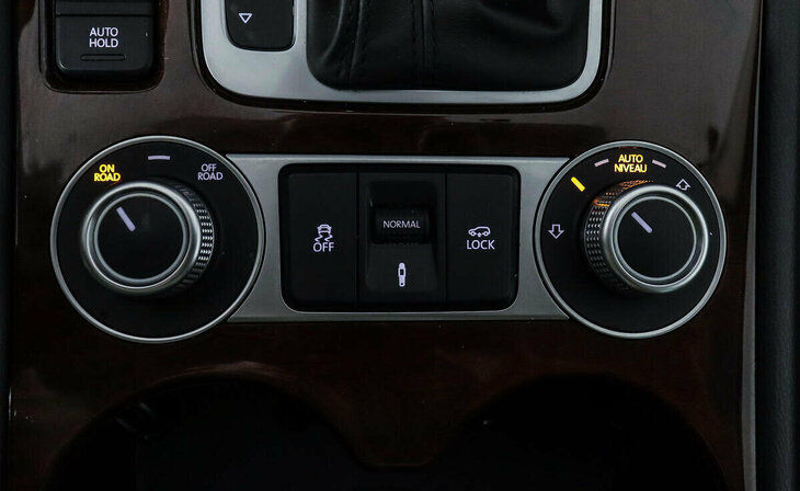 Volkswagen Touareg - Фото 10