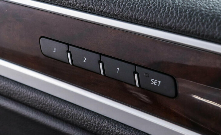 Volkswagen Touareg - Фото 13