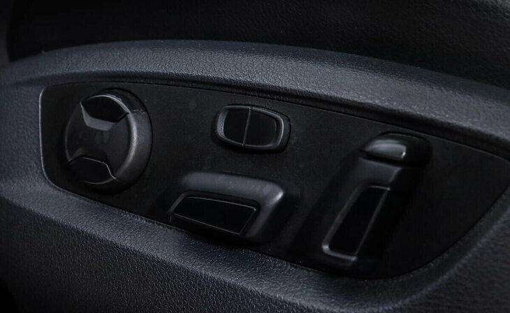 Volkswagen Touareg - Фото 14