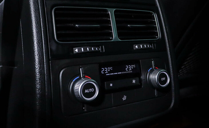 Volkswagen Touareg - Фото 15