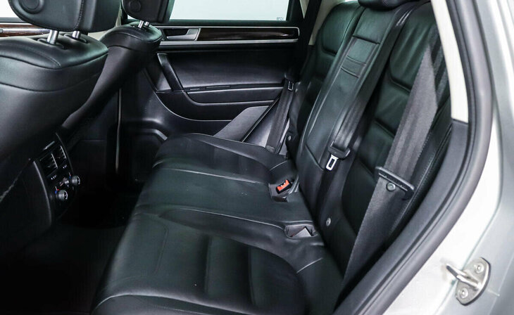 Volkswagen Touareg - Фото 16