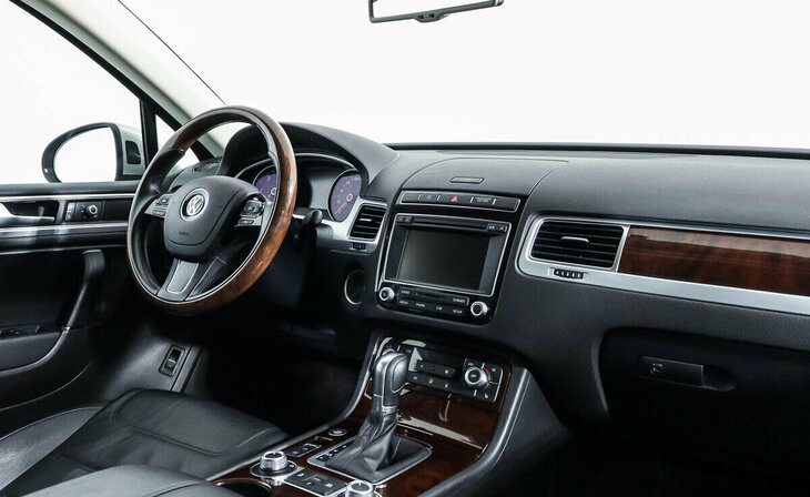Volkswagen Touareg - Фото 4