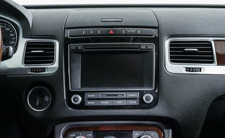 Volkswagen Touareg - Фото 7