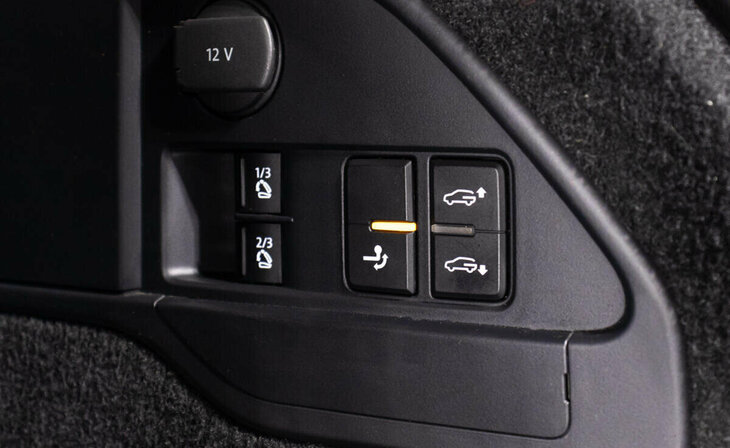 Volkswagen Touareg - Фото 12