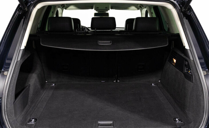 Volkswagen Touareg - Фото 17