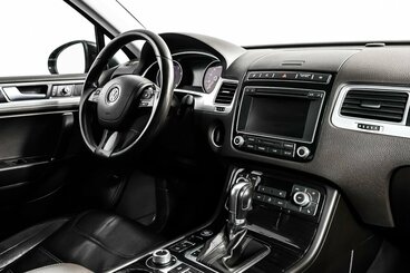 Volkswagen Touareg, II Рестайлинг, № лота 12730, фото 6