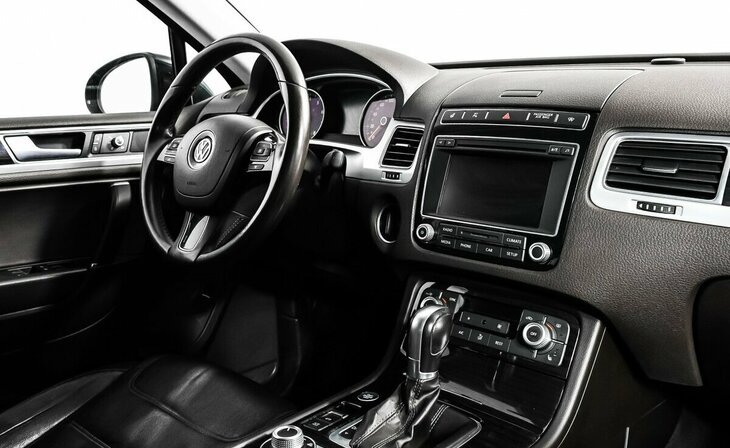 Volkswagen Touareg - Фото 5
