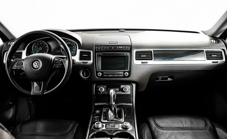 Volkswagen Touareg - Фото 6