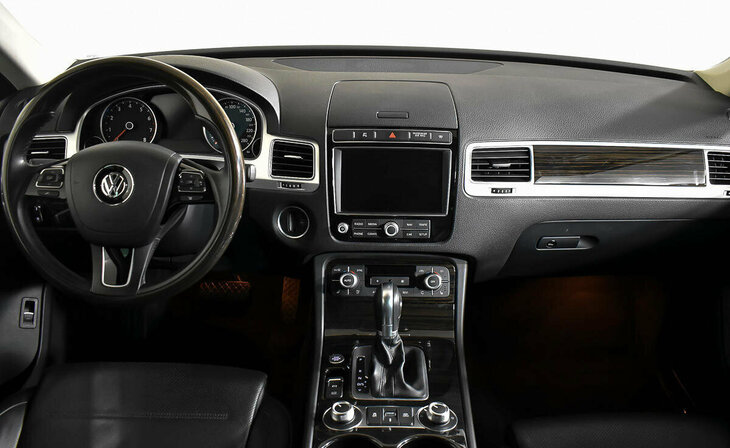 Volkswagen Touareg - Фото 9