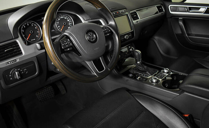 Volkswagen Touareg - Фото 10