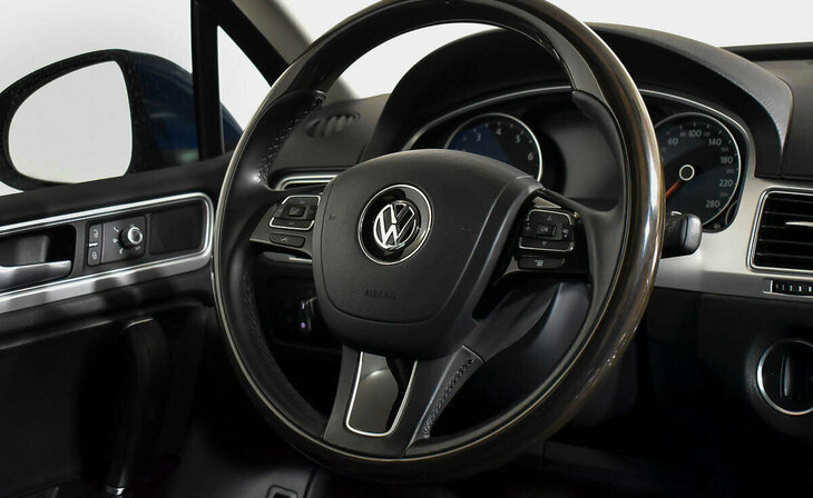 Volkswagen Touareg - Фото 11