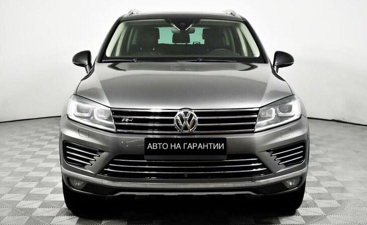 Volkswagen Touareg - Фото 1