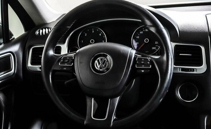 Volkswagen Touareg - Фото 9