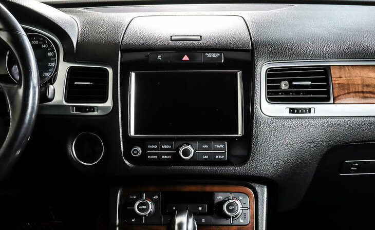 Volkswagen Touareg - Фото 10