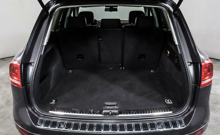 Volkswagen Touareg - Фото 12