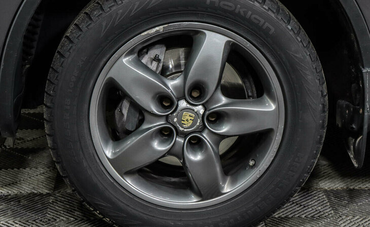 Volkswagen Touareg - Фото 4