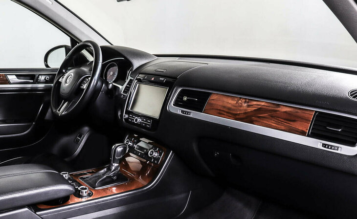 Volkswagen Touareg - Фото 6