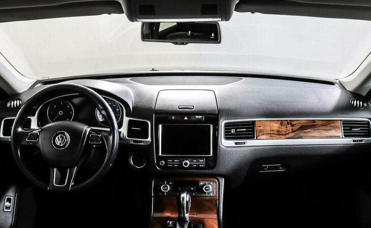 Volkswagen Touareg - Фото 7