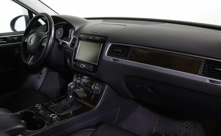 Volkswagen Touareg - Фото 4