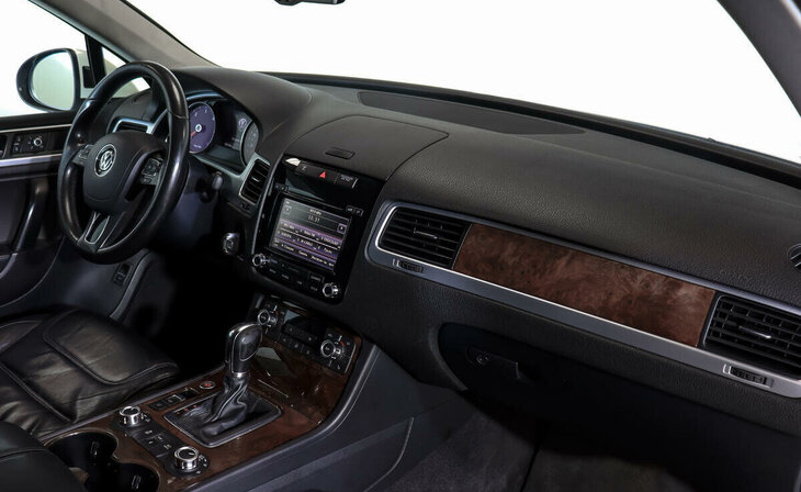 Volkswagen Touareg - Фото 4