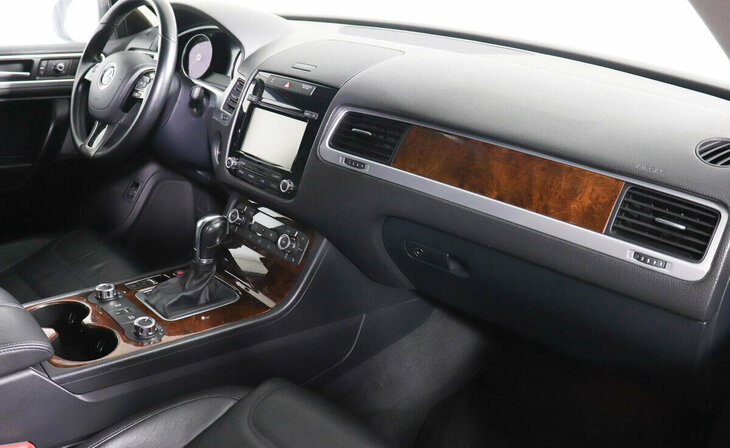 Volkswagen Touareg - Фото 4