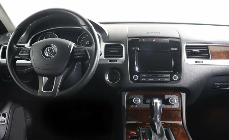 Volkswagen Touareg - Фото 5