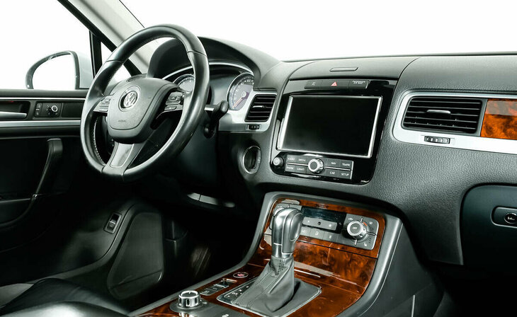 Volkswagen Touareg - Фото 5