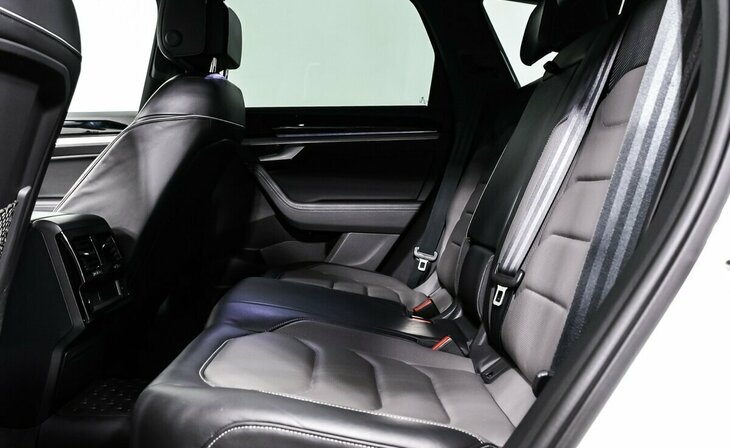 Volkswagen Touareg - Фото 10