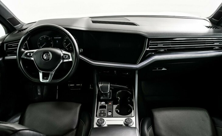 Volkswagen Touareg - Фото 4
