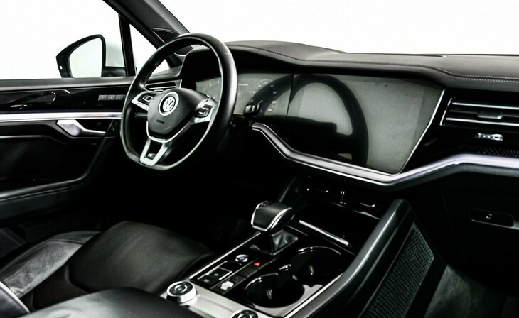 Volkswagen Touareg - Фото 5