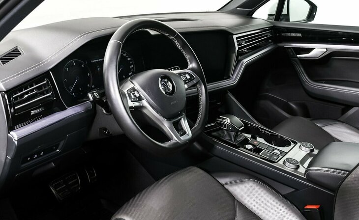 Volkswagen Touareg - Фото 6