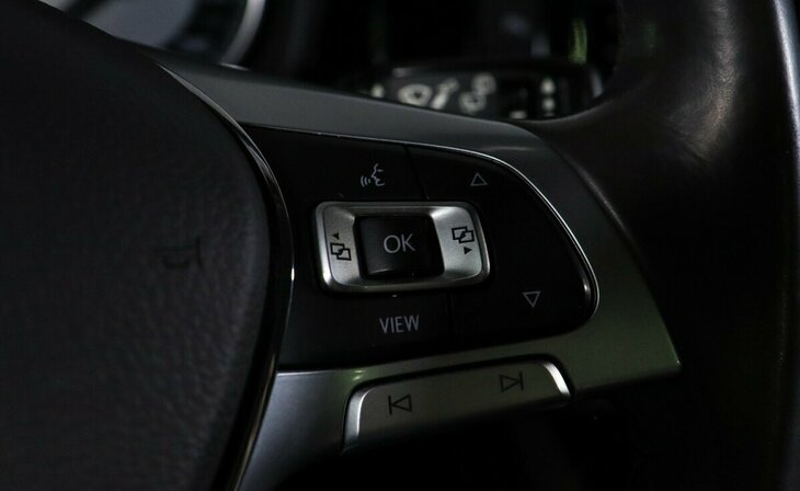 Volkswagen Touareg - Фото 9