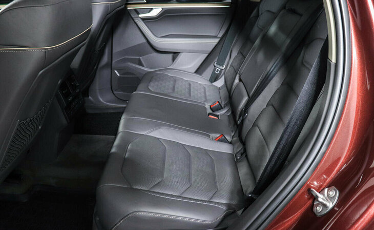 Volkswagen Touareg - Фото 11