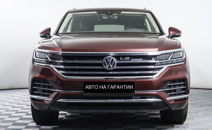 Volkswagen Touareg - Фото 1