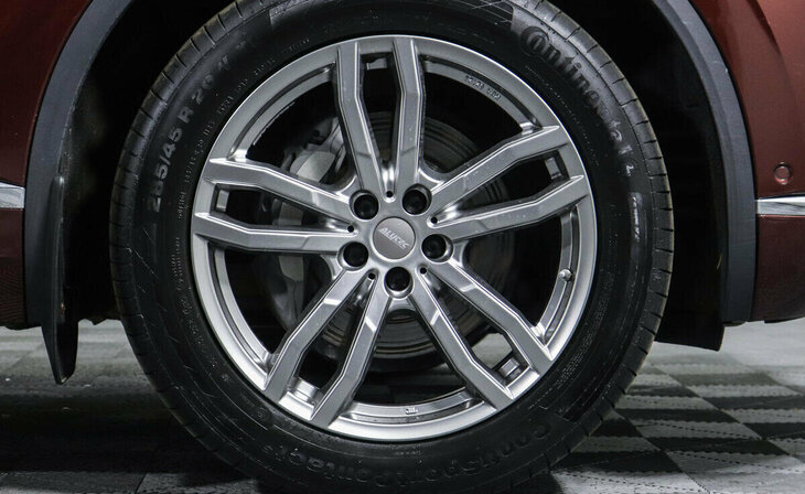 Volkswagen Touareg - Фото 4