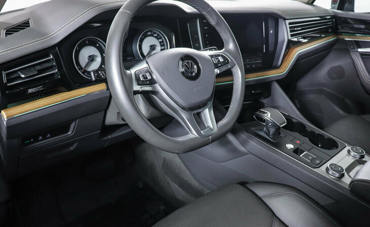 Volkswagen Touareg - Фото 7