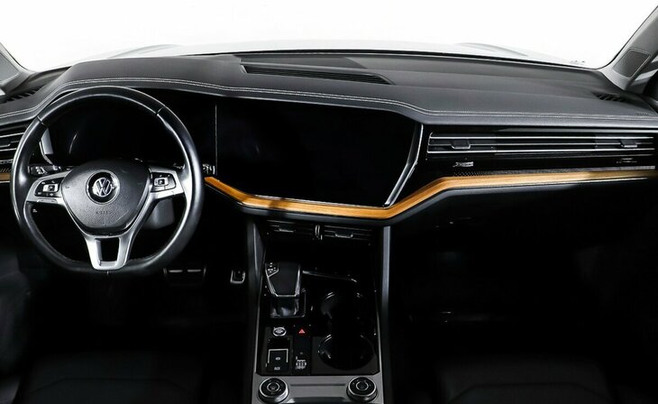 Volkswagen Touareg - Фото 9