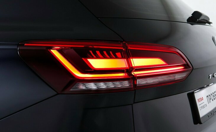 Volkswagen Touareg - Фото 6