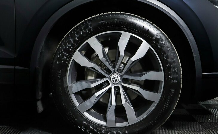 Volkswagen Touareg - Фото 7