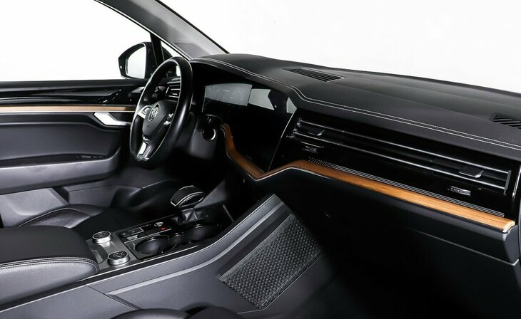 Volkswagen Touareg - Фото 8