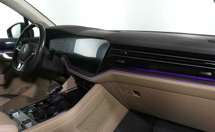 Volkswagen Touareg - Фото 7