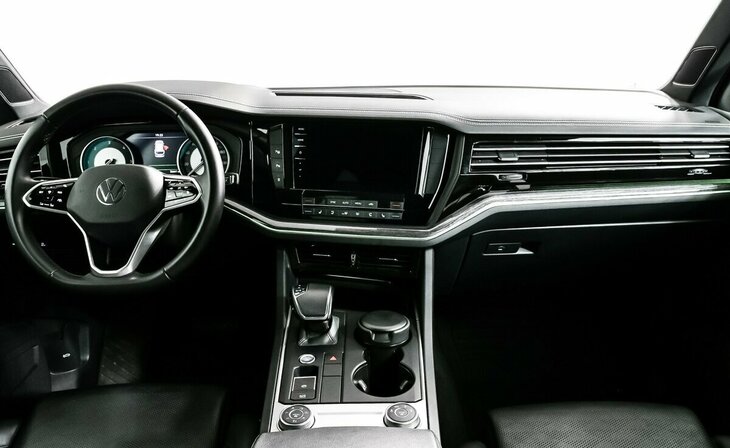 Volkswagen Touareg - Фото 10